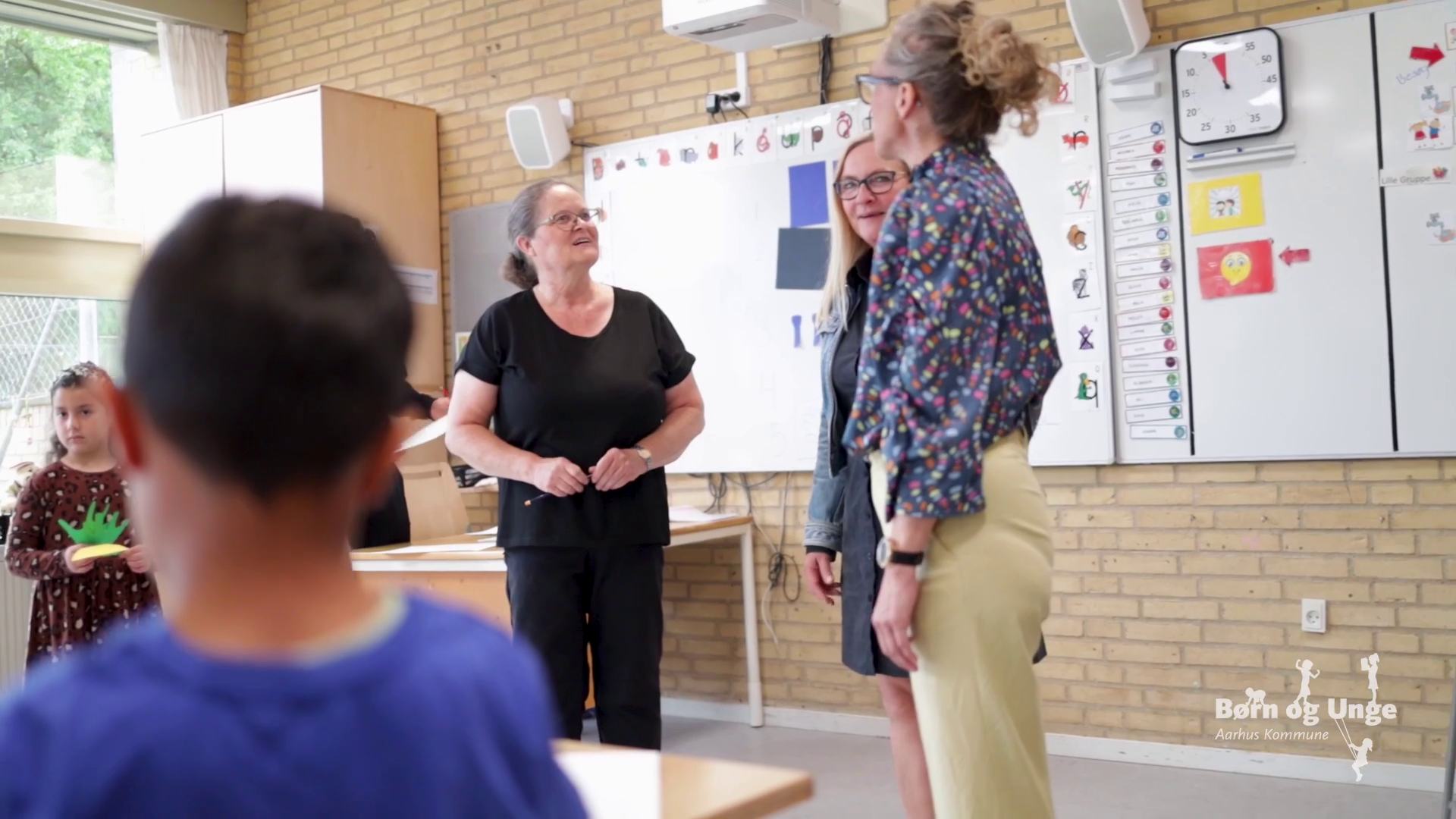Kaja, Lone og Tanja i børnehaveklassen på Tilst Skole